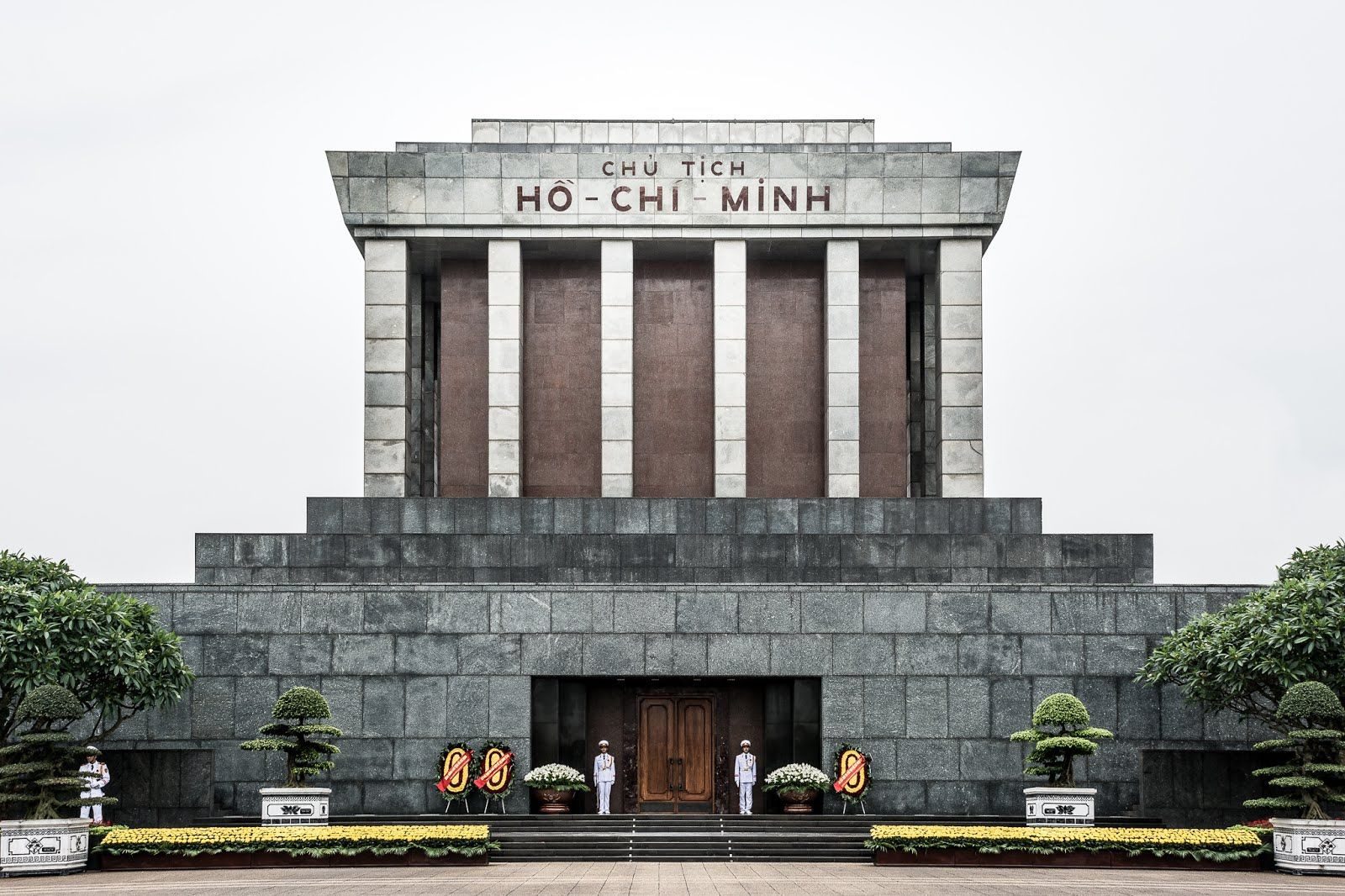 What must be seen in one-day Hanoi tour - Lăng chủ tịch HCM